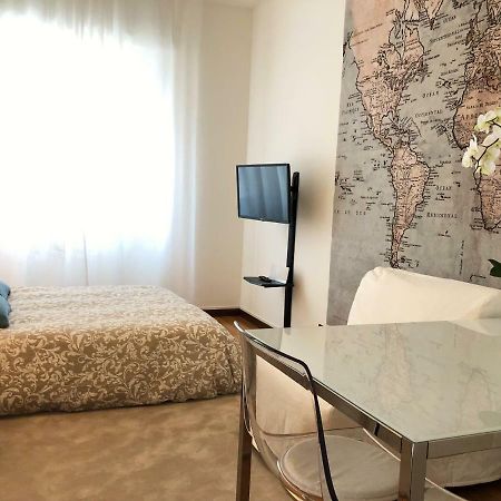 Gg Mentana Rooms Como Eksteriør bilde